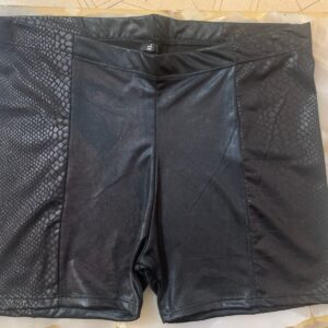 short engomado negro con recorte lateral animal print-TXL- amapola conscious fit